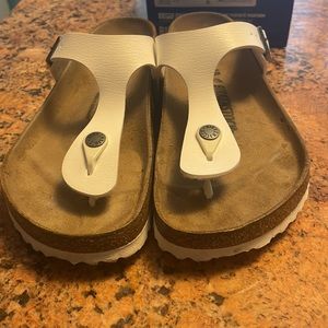 White Birkenstock Gizeh Thong Sandal like new in size 40 womens size 9.0